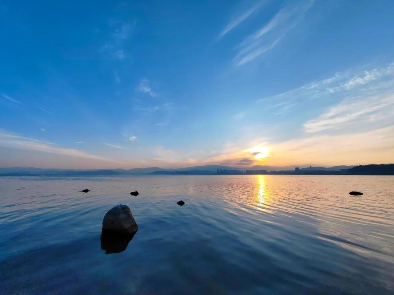 Dali Nest Secret Garden Lake View Inn ภายนอก รูปภาพ